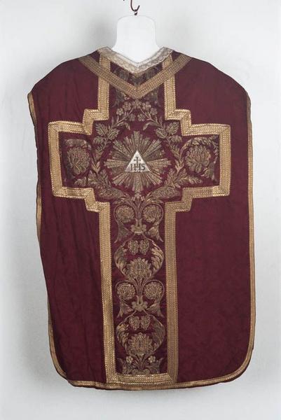 Chasuble (ornement rouge)