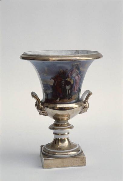 Vase à fleurs (vase Médicis)