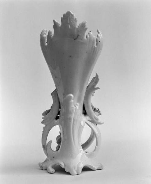 Grand vase, revers.