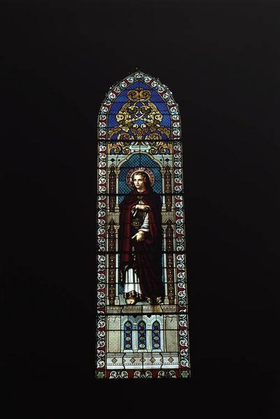 Vitrail droit du choeur : saint Jean l'Evangéliste.