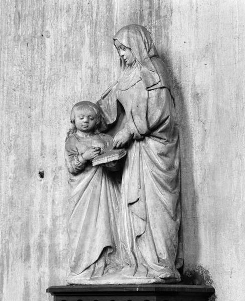 Groupe sculpté (demi-nature) : Education de la Vierge (1)