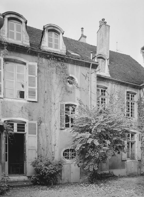Maison 52 rue Thiers, vue d'ensemble de la façade sur cour
