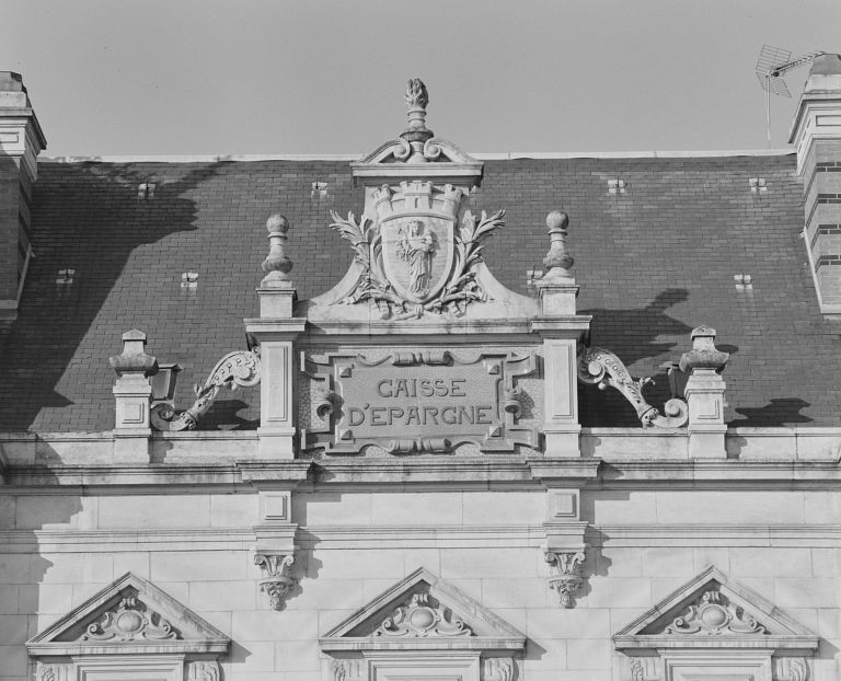 Couronnement de l'édifice