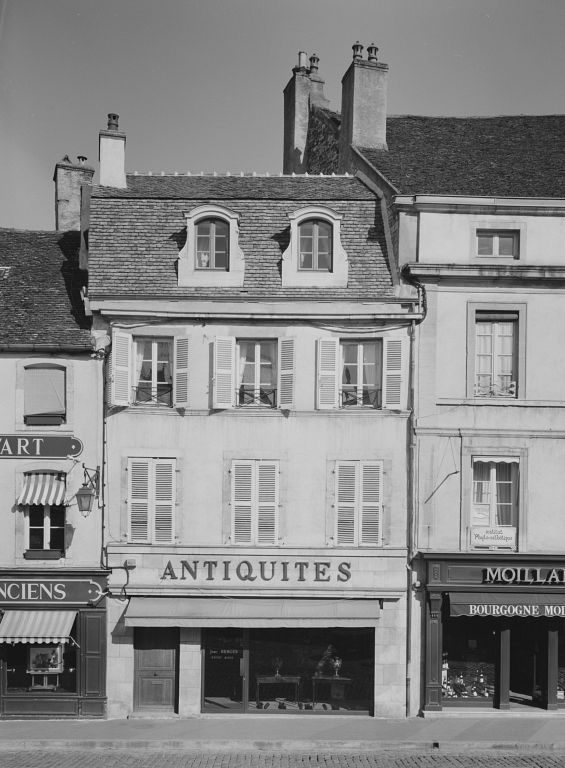 Maison 10 place de la halle