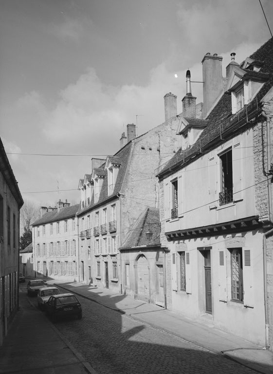 Hôtels particuliers situés à l'emplacement de l'ancien couvent, 10 -16 rue Charles Cloutier