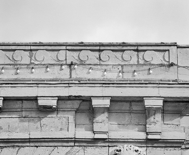 Elévation de la porte Saint-Nicolas, côté ville, détail de la frise de flots.