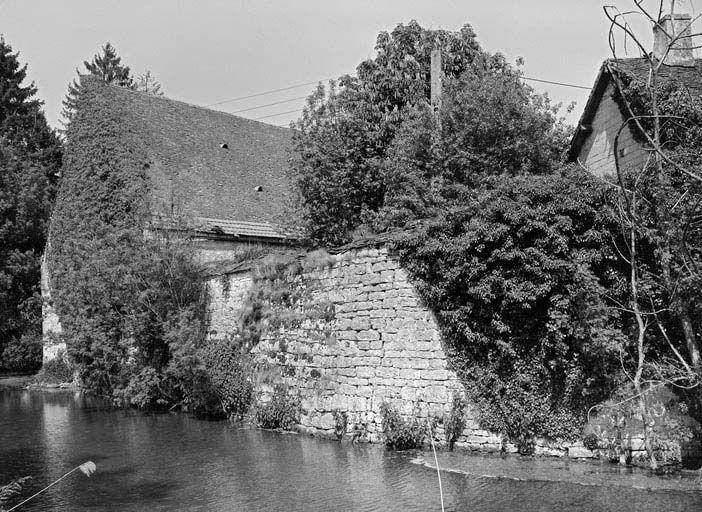 Mur d'enceinte, vue prise du sud-ouest