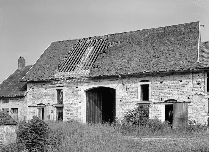 Dépendances de la ferme, élévation antérieure.