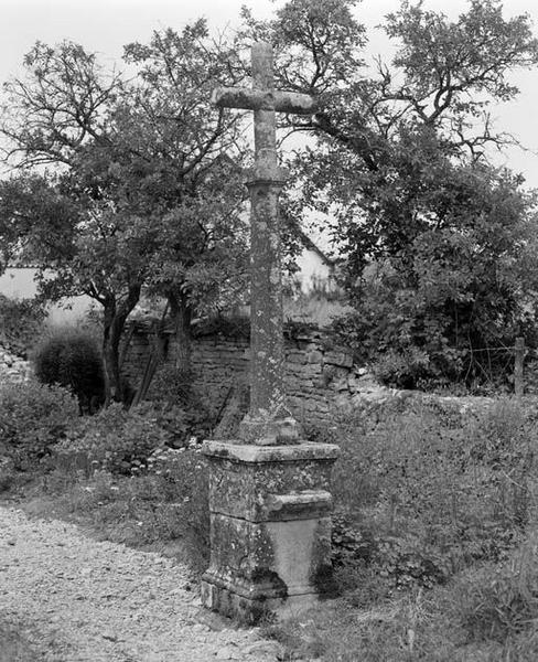 Croix de chemin (croix de carrefour)
