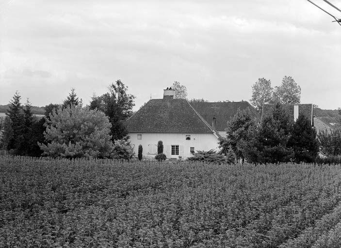 Vue d'ensemble prise de l'ouest.