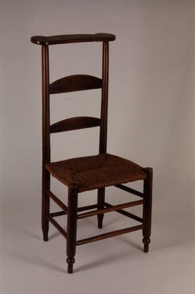 Vue d'ensemble d'une chaise.