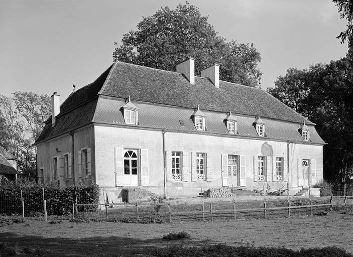 Logis, élévation postérieure et mur droit