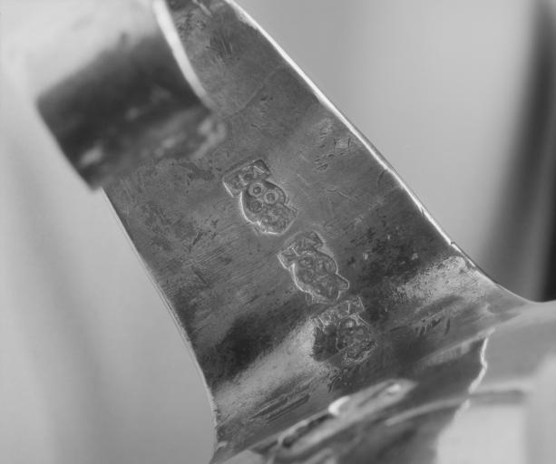 Détail des poinçons