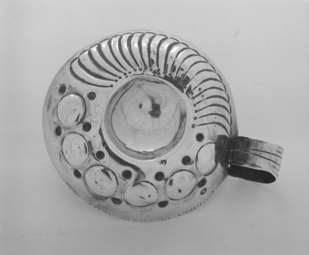 Taste-vin n° 16, vue du dessous