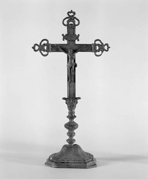 Croix d'autel