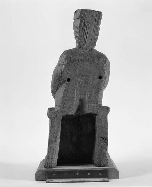 Statue : Vierge à l'Enfant assise