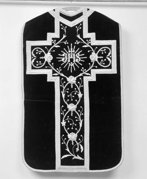 Chasuble (ornement noir) (1)