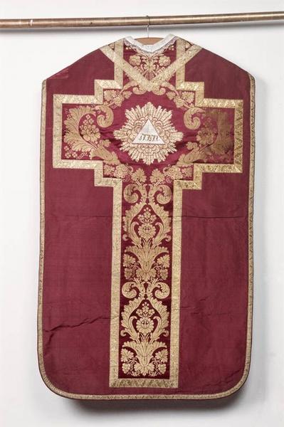 Chasuble (ornement rouge)