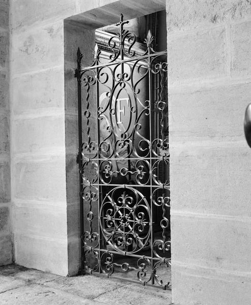 2 clôtures de chapelle