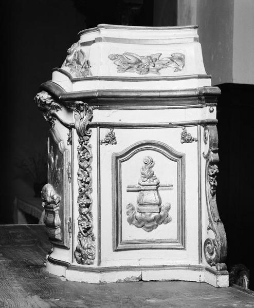 Tabernacle, côté droit.