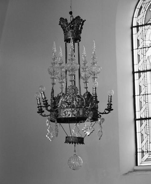 Lustre de la chapelle gauche