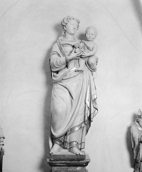 Statue (grandeur nature) : Vierge à l'Enfant