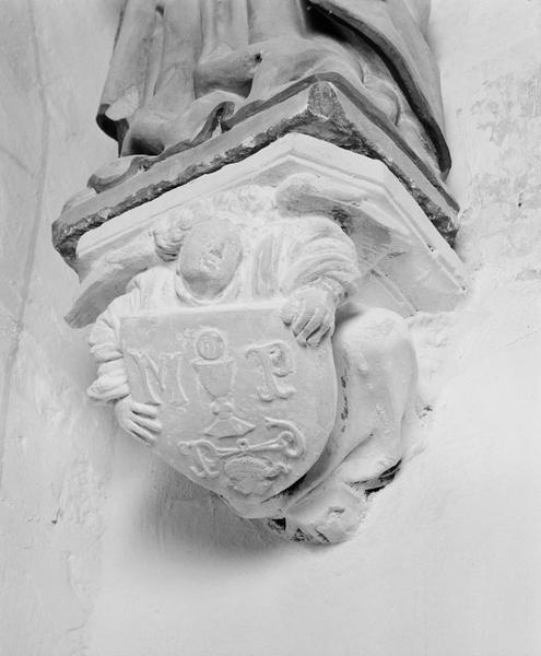 Ange porte-écu gauche