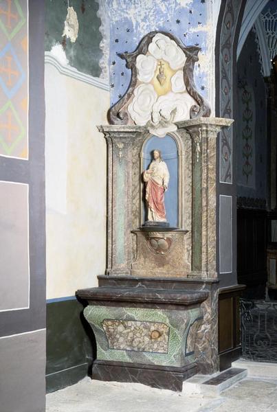 Autel-retable de la chapelle à gauche de la travée sous clocher