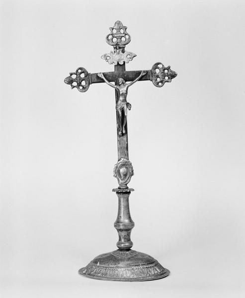 Croix d'autel