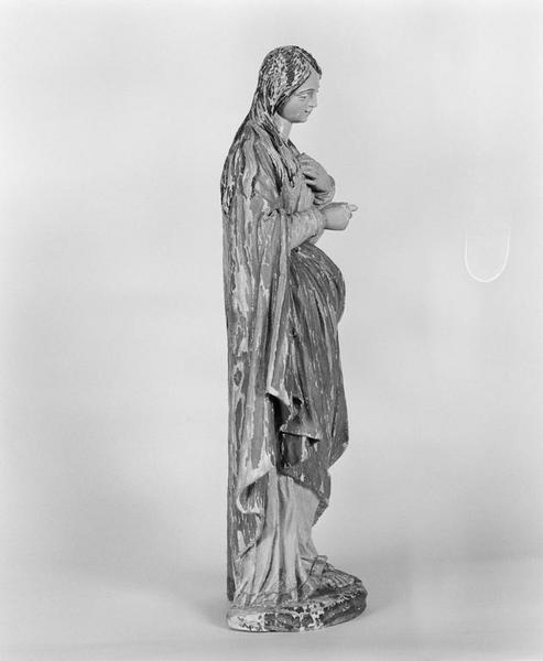 Statue : sainte