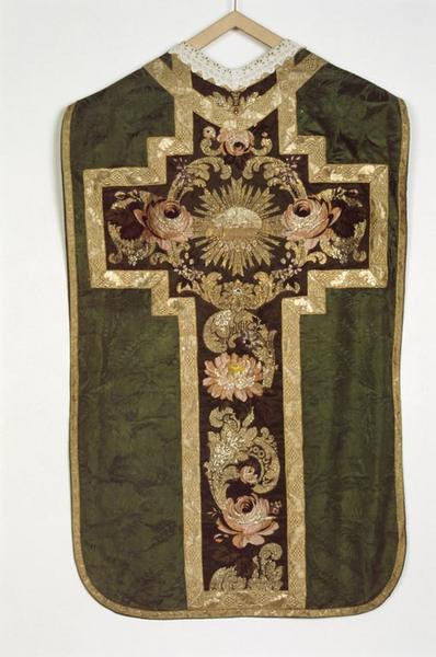 Chasuble (ornement vert) (1)