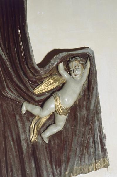 Détail de l'angelot droit