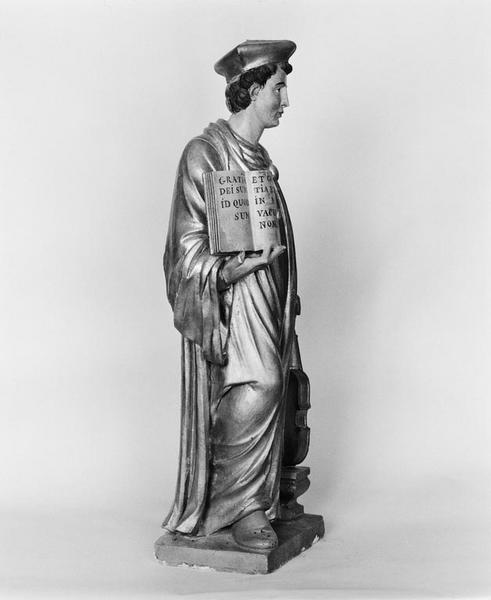 Statue (demi-nature) : saint Genès