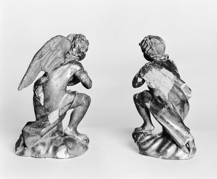 2 statues (statuette, en pendant) : anges adorateurs