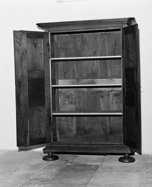 Armoire (2)