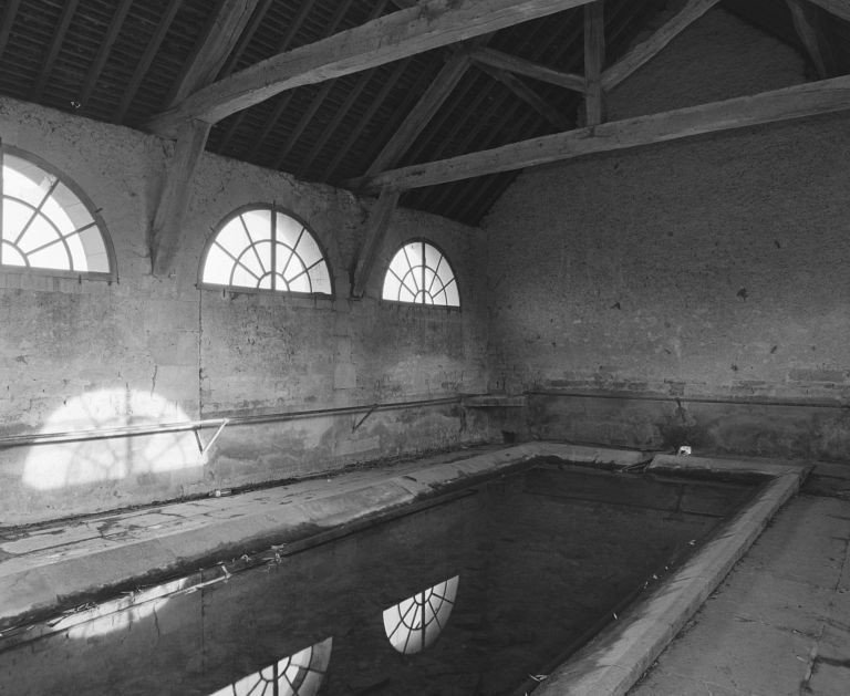 Vue intérieure prise de l'angle antérieur droit