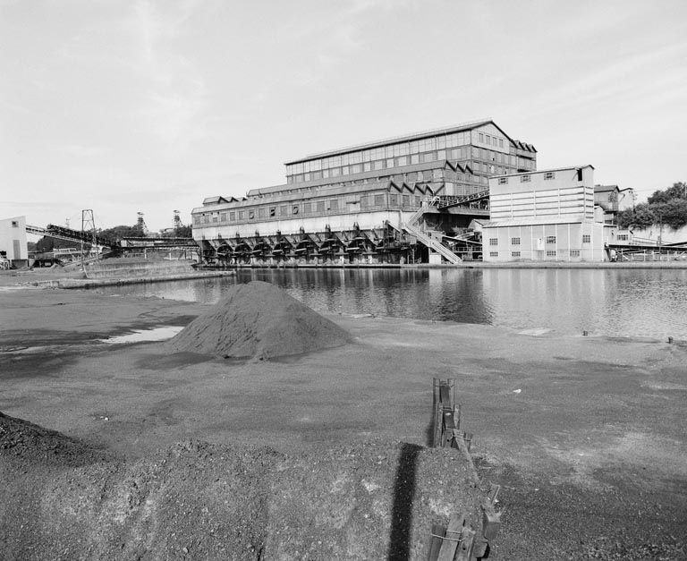 Vue depuis le quai du canal.