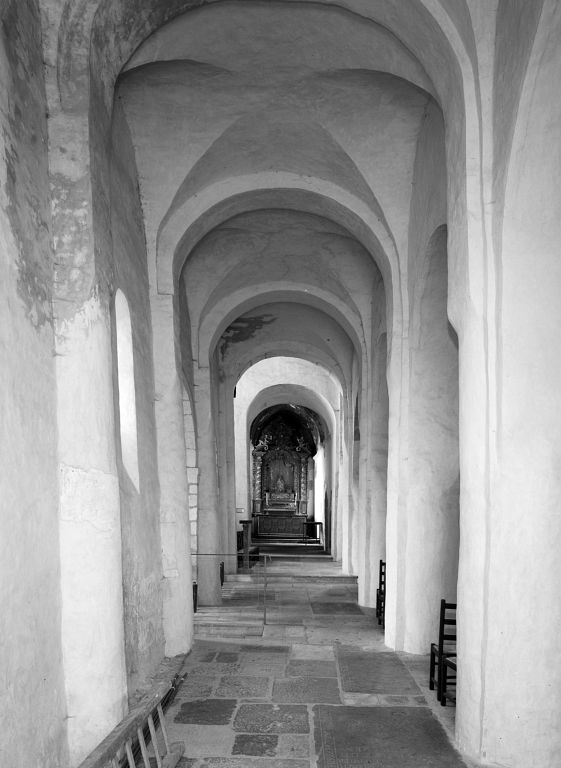 Bas-côté gauche et chapelle du Carmel