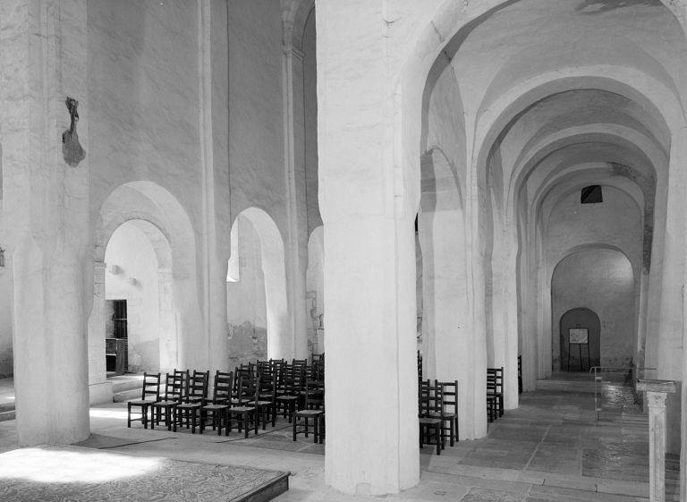 Nef et bas-côté gauche : vue prise du bras gauche du transept