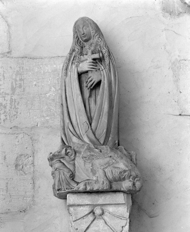 Statuette : sainte Marguerite.