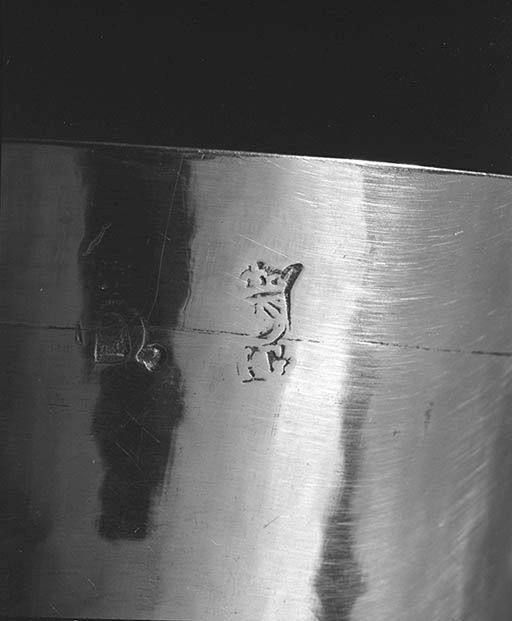 Détail : poinçon de maître.