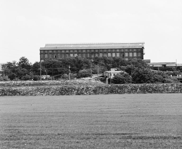 Vue postérieure des bâtiments.