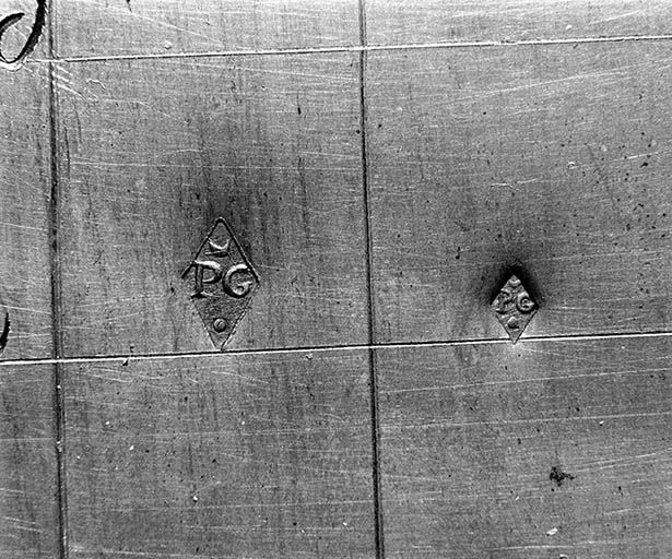 Détail : poinçons de Philibert Genetet.
