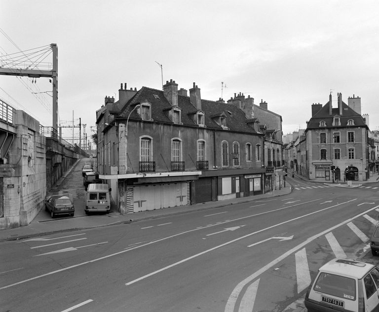 Rue