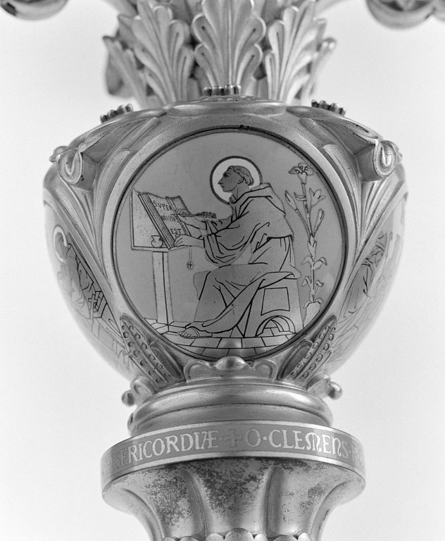 Détail, médaillon du noeud : saint Bernard compose un commentaire en l'honneur de la Vierge