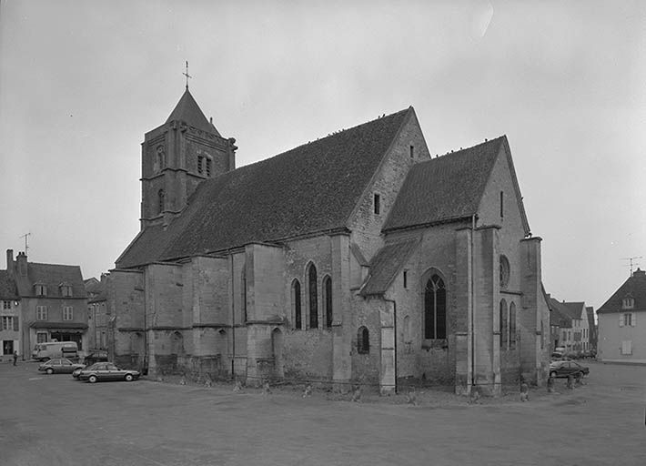 Elévation droite et chevet.