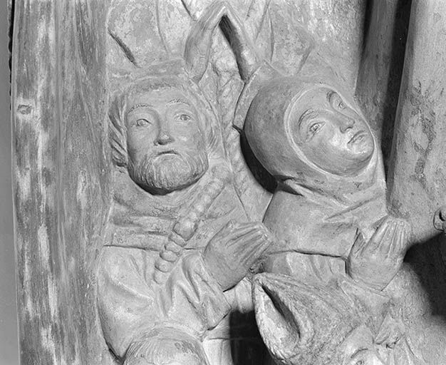 Détail : 2 personnages.