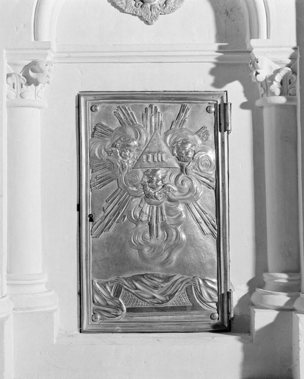 Détail de la porte du tabernacle.