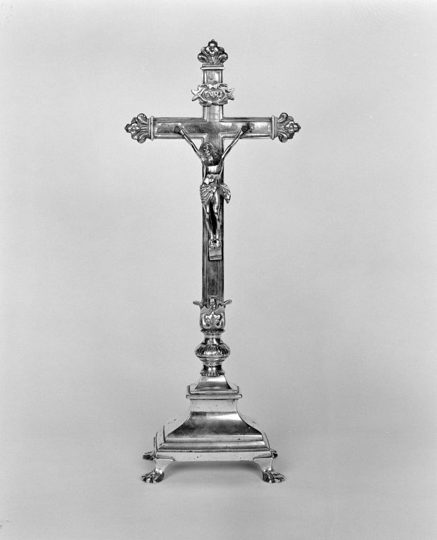 Croix d'autel.