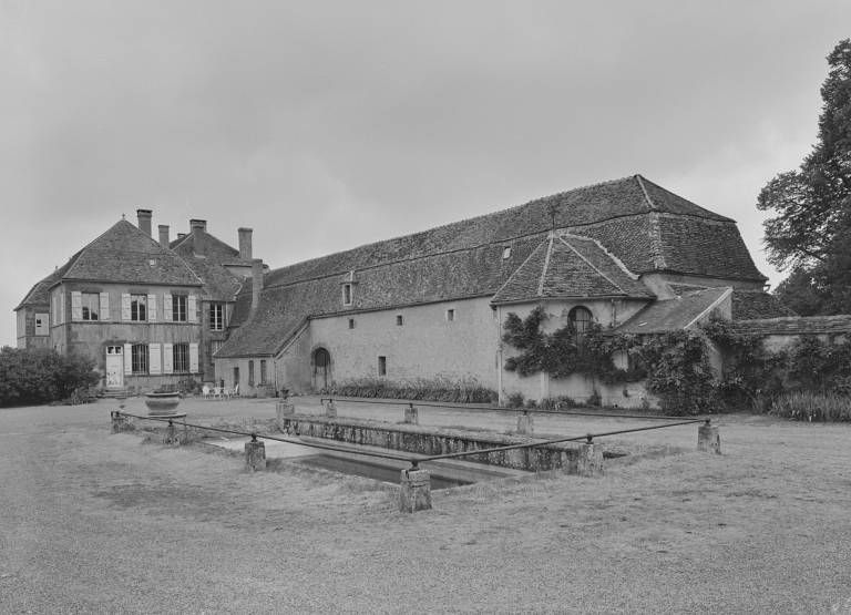 Logis, cuverie et chapelle, vue prise du sud-ouest